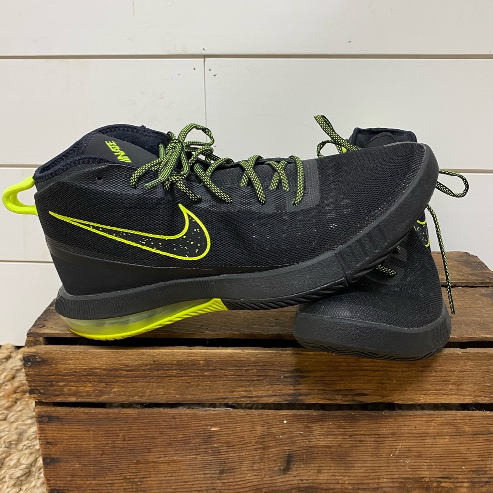 Nike Air Max Dominate 11.5 Black and Green
